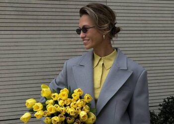 Модні кольори в одязі: як поєднувати відтінки без помилок